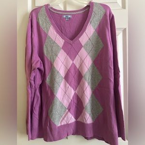 IZOD Women V-Neck Argyle Sweater in pink/gray. Women’s size 2x.